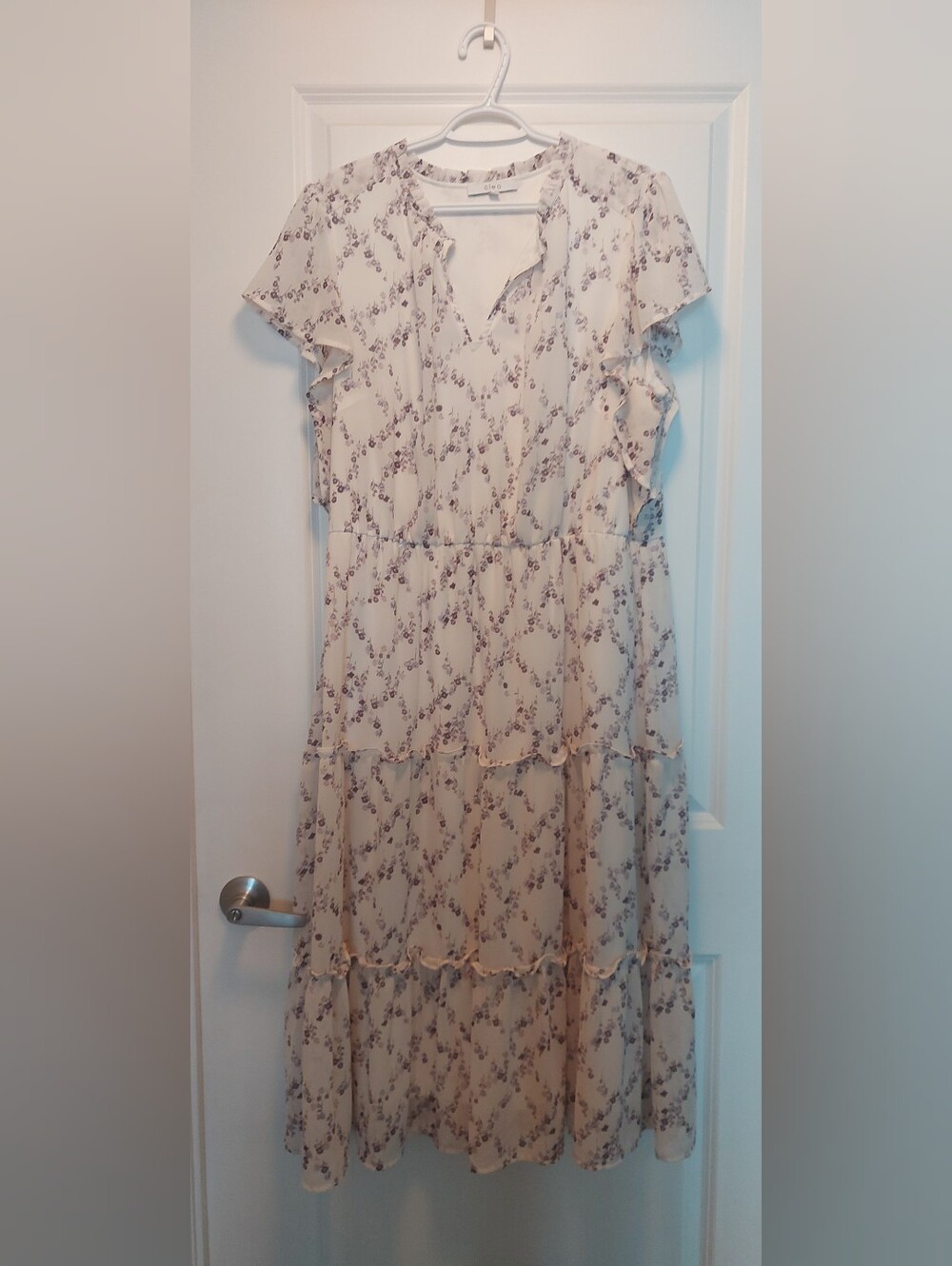 *Cleo* Women's white and purple floral tiered midi dress + Kate Spade clutch